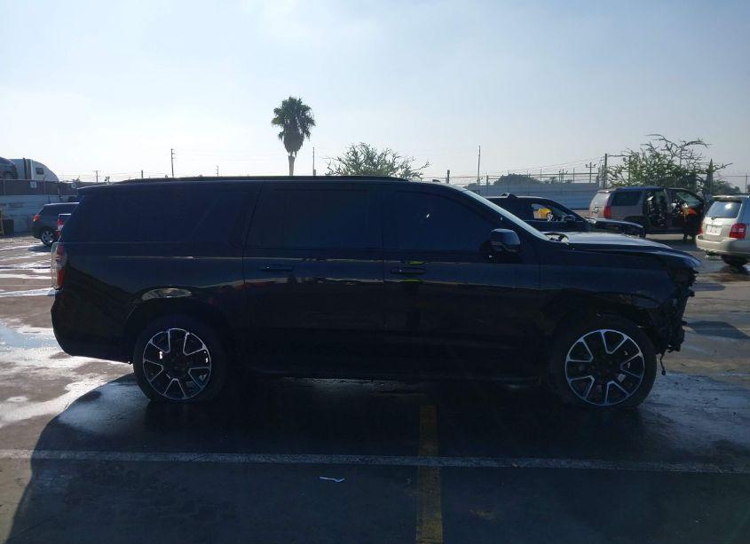 Photo 14 of 2022 Chevrolet Suburban 2WD RST (VIN 1GNSCEKD8NR205606)