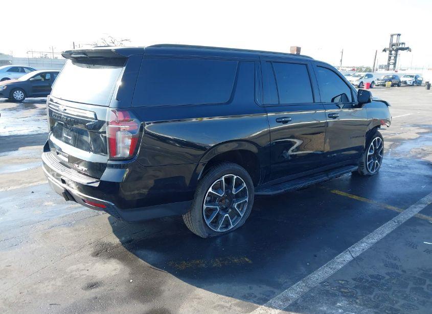 Photo 4 of 2022 Chevrolet Suburban 2WD RST (VIN 1GNSCEKD8NR205606)