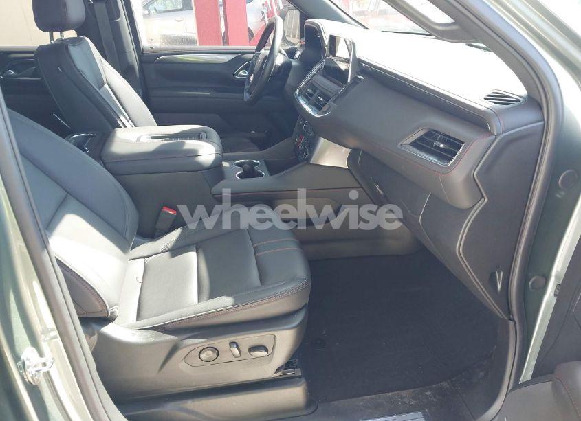 Photo 5 of 2024 Chevrolet Suburban 2WD RST (VIN 1GNSCEKT6RR218285)