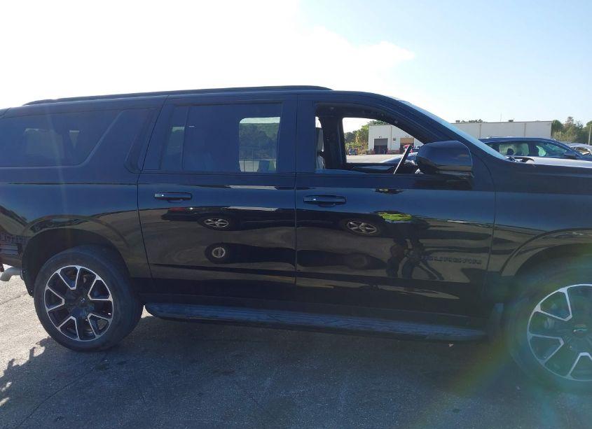 Photo 14 of 2023 Chevrolet Suburban 2WD RST (VIN 1GNSCEKTXPR524046)