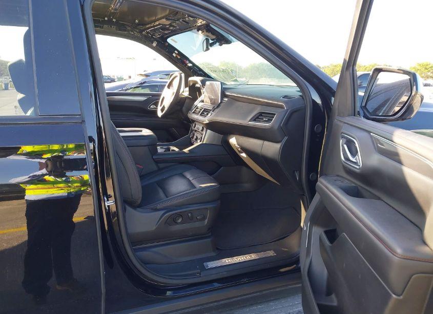 Photo 5 of 2023 Chevrolet Suburban 2WD RST (VIN 1GNSCEKTXPR524046)