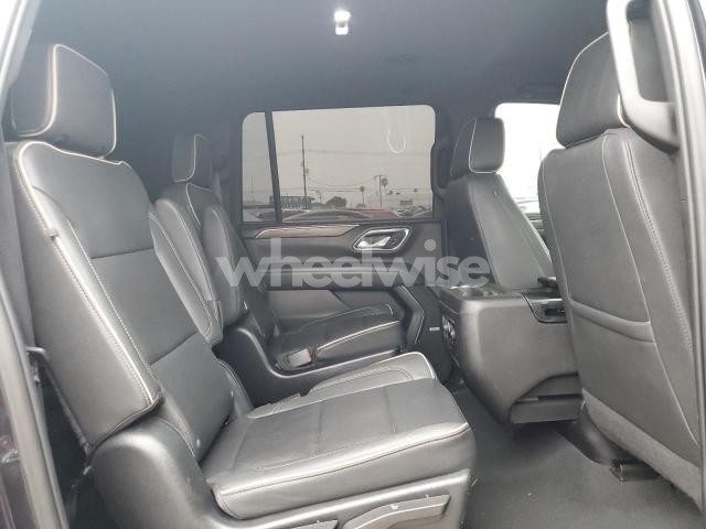 Photo 9 of 2023 CHEVROLET SUBURBAN C1500 PREMIER (VIN 1GNSCFKD0PR266618)