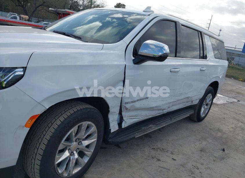 Photo 6 of 2023 Chevrolet Suburban 2WD PREMIER (VIN 1GNSCFKD0PR389772)