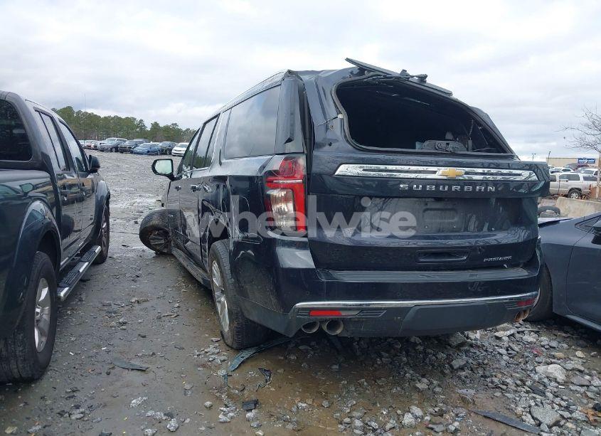 Photo 3 of 2023 Chevrolet Suburban 2WD PREMIER (VIN 1GNSCFKD1PR364024)