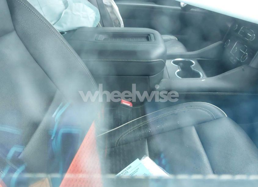 Photo 5 of 2023 Chevrolet Suburban 2WD PREMIER (VIN 1GNSCFKD1PR364024)