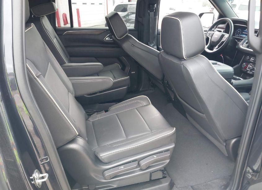 Photo 8 of 2023 Chevrolet Suburban 2WD PREMIER (VIN 1GNSCFKD1PR422360)