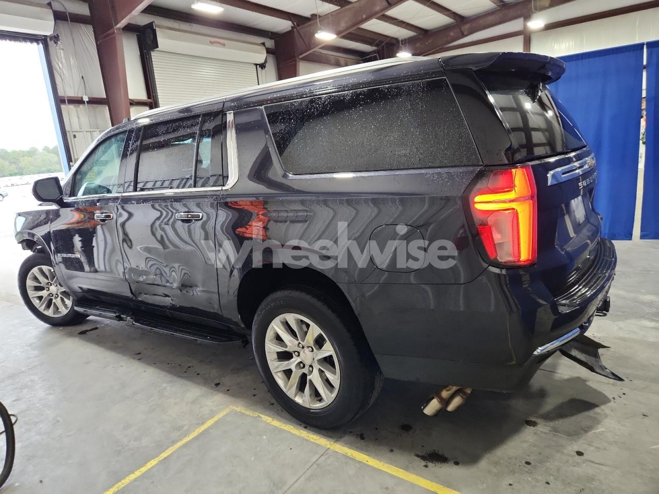 Photo 2 of 2023 CHEVROLET SUBURBAN C1500 PREMIER (VIN 1GNSCFKD1PR434900)