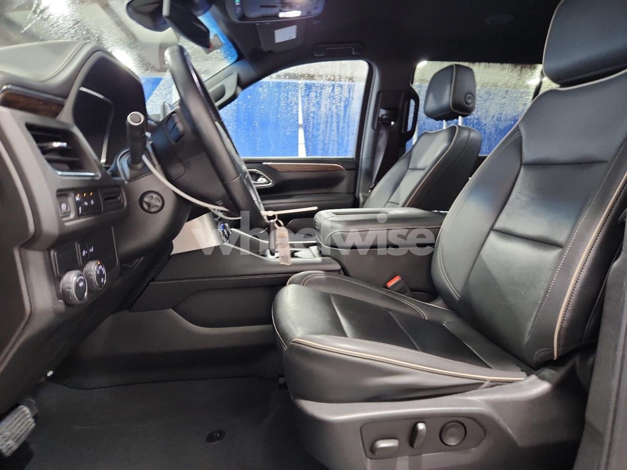 Photo 7 of 2023 CHEVROLET SUBURBAN C1500 PREMIER (VIN 1GNSCFKD1PR434900)