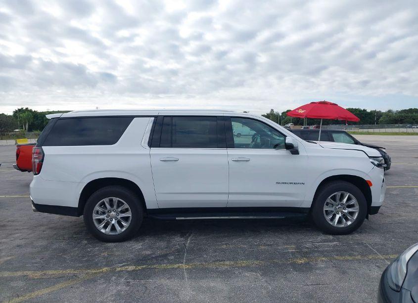 Photo 13 of 2023 Chevrolet Suburban 2WD PREMIER (VIN 1GNSCFKD1PR545365)