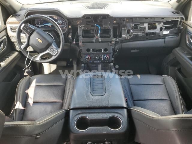 Photo 3 of 2023 CHEVROLET SUBURBAN C1500 PREMIER (VIN 1GNSCFKD2PR392978)