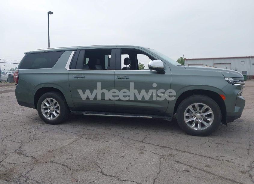 Photo 13 of 2023 Chevrolet Suburban 2WD PREMIER (VIN 1GNSCFKD3PR280397)