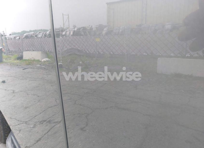 Photo 6 of 2023 Chevrolet Suburban 2WD PREMIER (VIN 1GNSCFKD3PR280397)