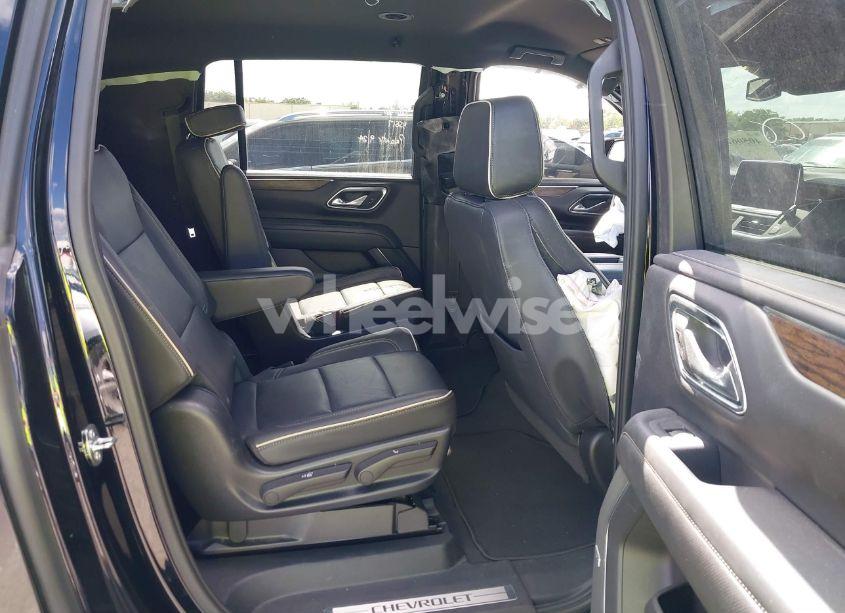 Photo 8 of 2023 Chevrolet Suburban 2WD PREMIER (VIN 1GNSCFKD3PR342574)