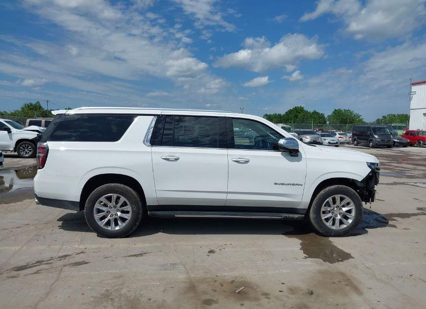 Photo 13 of 2023 Chevrolet Suburban 2WD PREMIER (VIN 1GNSCFKD3PR429505)