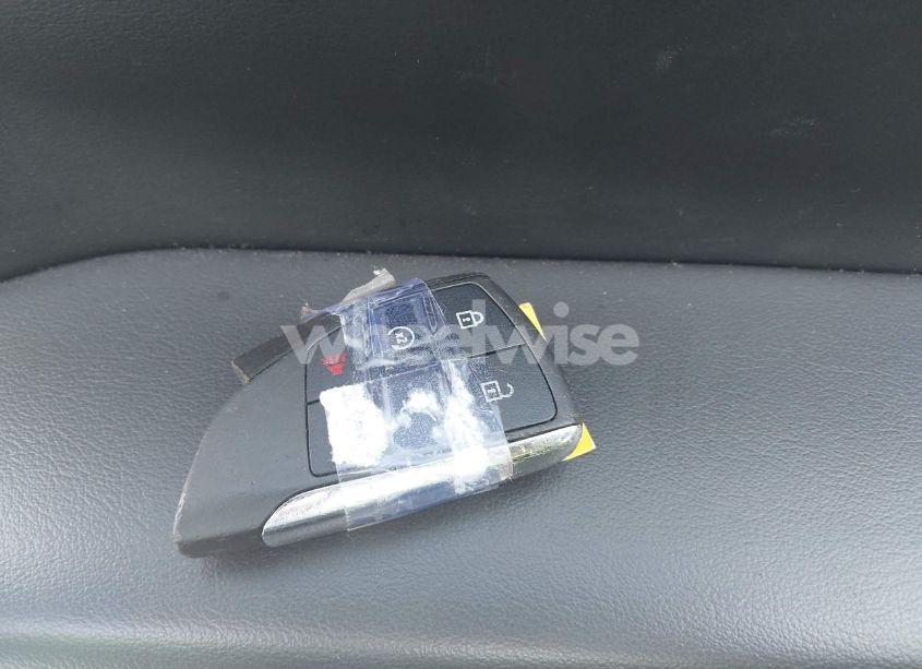 Photo 11 of 2021 Chevrolet Suburban 2WD PREMIER (VIN 1GNSCFKD4MR307179)