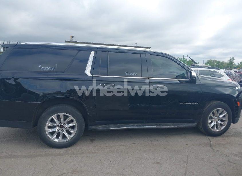 Photo 13 of 2021 Chevrolet Suburban 2WD PREMIER (VIN 1GNSCFKD4MR307179)