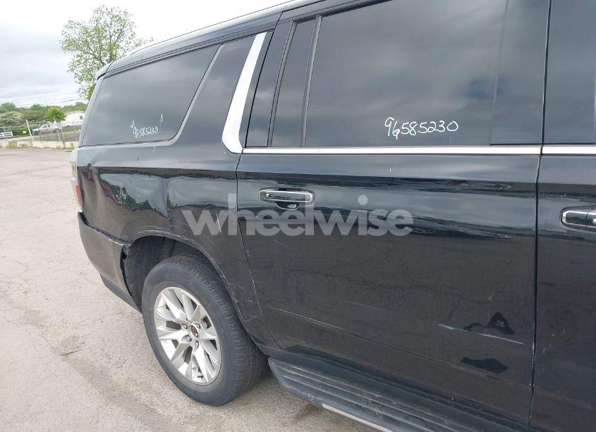 Photo 18 of 2021 Chevrolet Suburban 2WD PREMIER (VIN 1GNSCFKD4MR307179)