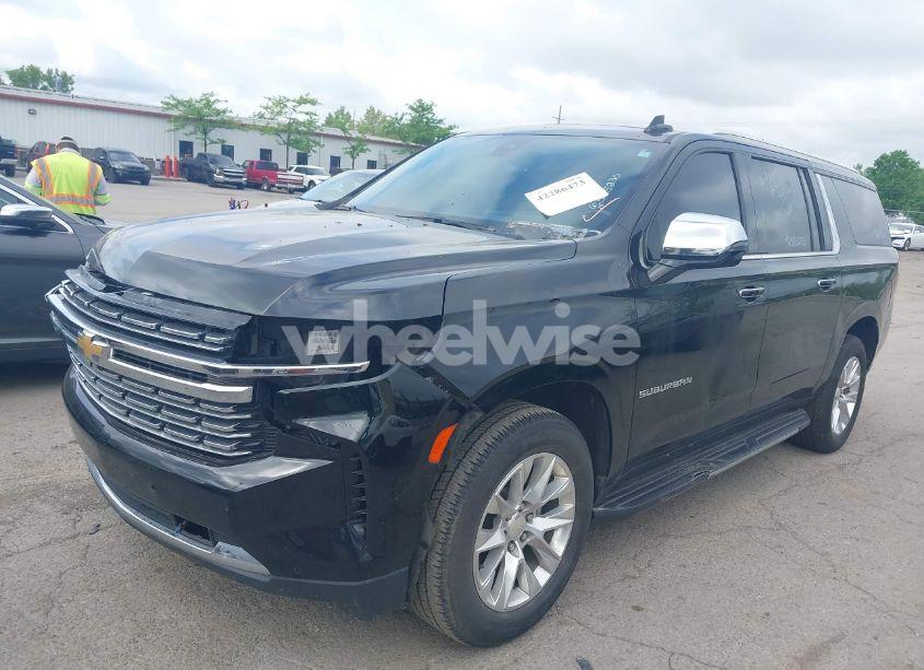 Photo 2 of 2021 Chevrolet Suburban 2WD PREMIER (VIN 1GNSCFKD4MR307179)