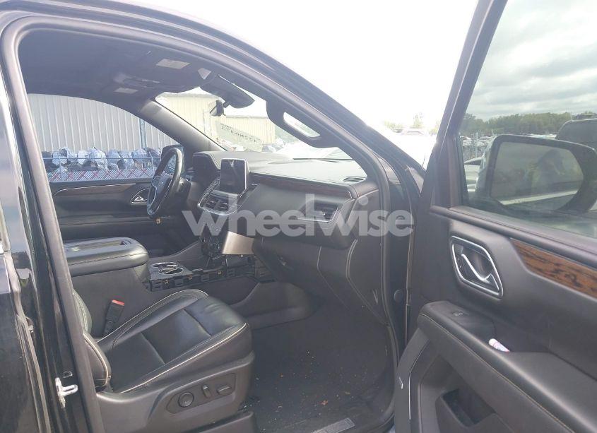 Photo 5 of 2021 Chevrolet Suburban 2WD PREMIER (VIN 1GNSCFKD4MR307179)