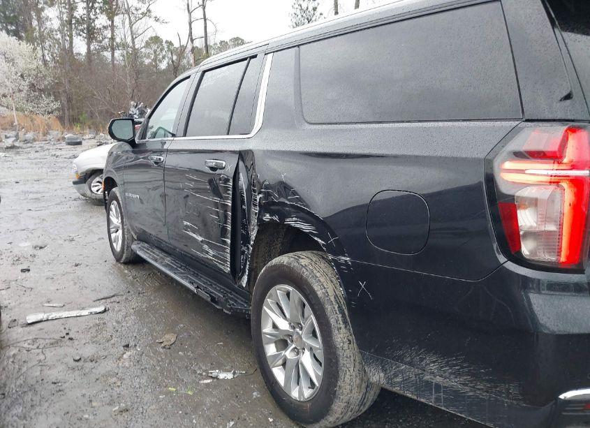 Photo 6 of 2023 Chevrolet Suburban 2WD PREMIER (VIN 1GNSCFKD5PR136690)