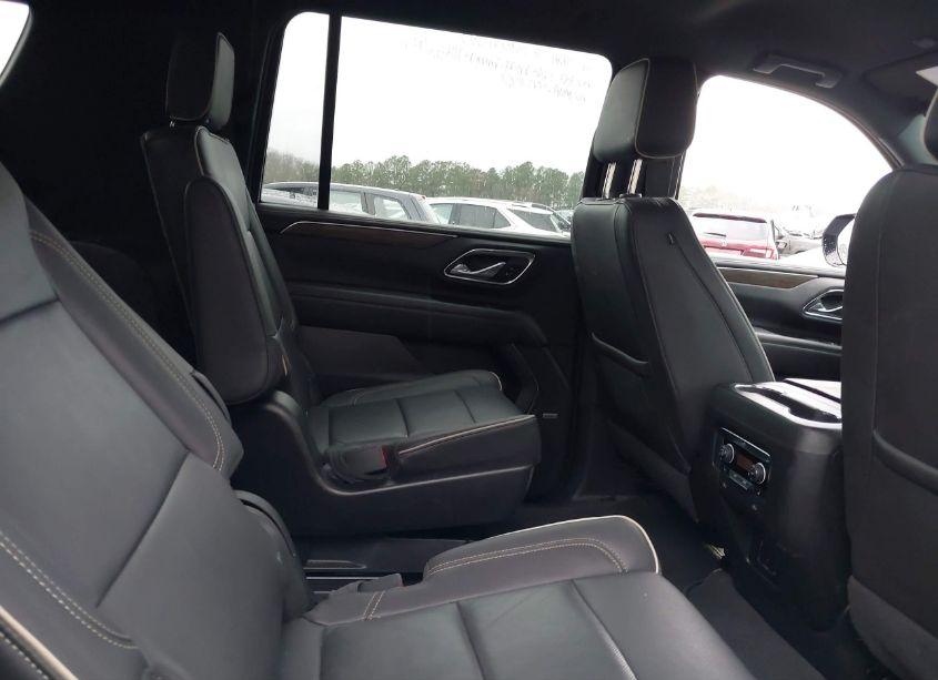 Photo 8 of 2023 Chevrolet Suburban 2WD PREMIER (VIN 1GNSCFKD5PR136690)