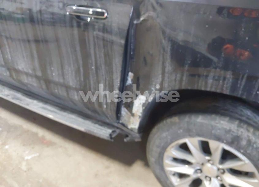 Photo 6 of 2023 Chevrolet Suburban 2WD PREMIER (VIN 1GNSCFKD5PR518783)