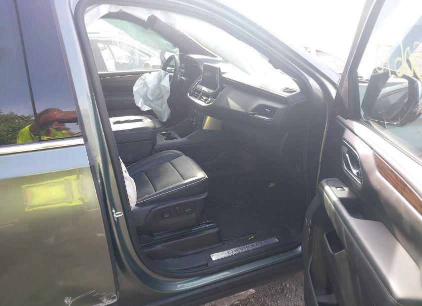 Photo 5 of 2023 Chevrolet Suburban 2WD PREMIER (VIN 1GNSCFKD6PR460229)