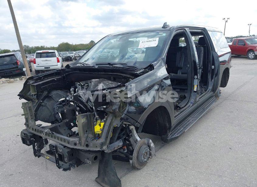 Photo 6 of 2023 Chevrolet Suburban 2WD PREMIER (VIN 1GNSCFKD7PR298174)