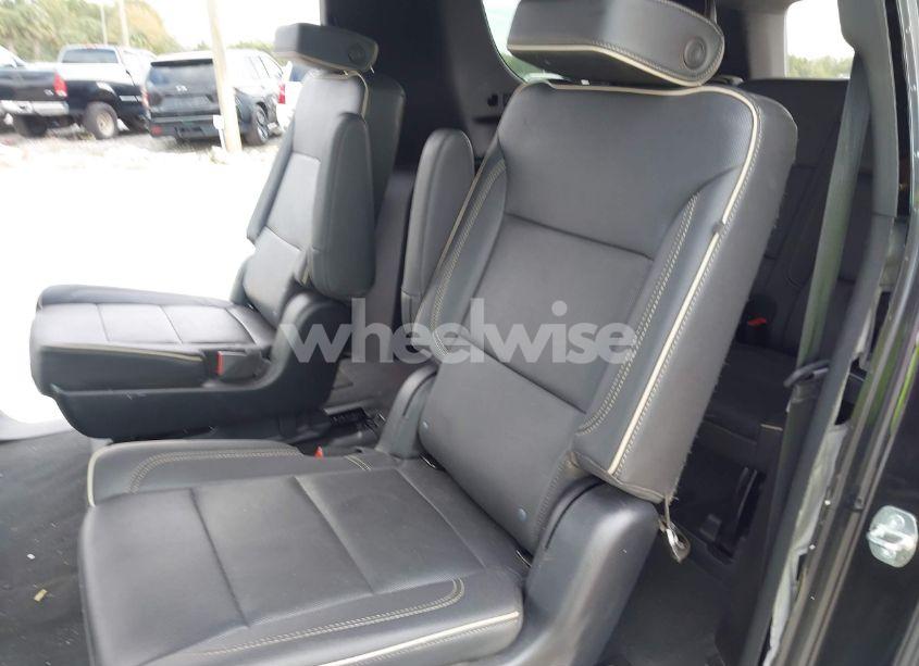 Photo 8 of 2023 Chevrolet Suburban 2WD PREMIER (VIN 1GNSCFKD7PR298174)