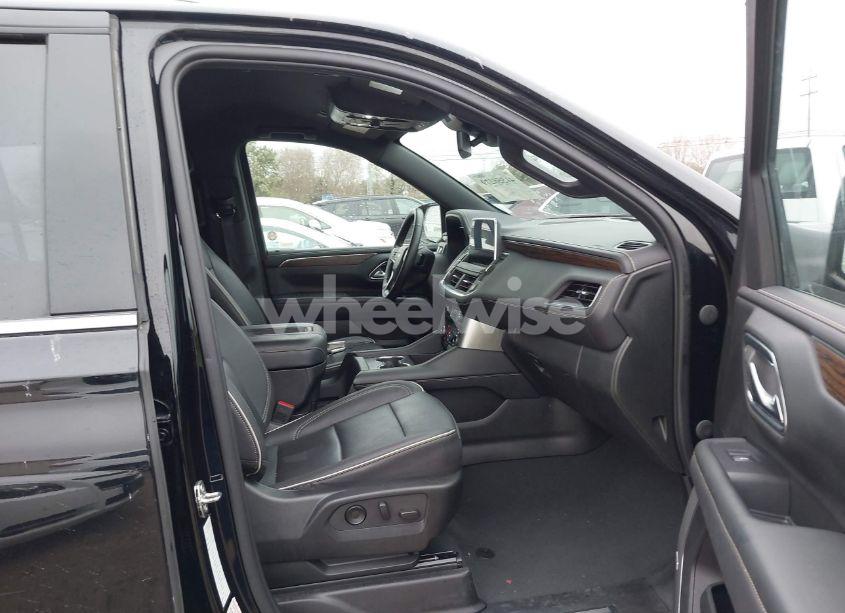 Photo 5 of 2023 Chevrolet Suburban 2WD PREMIER (VIN 1GNSCFKD7PR368742)