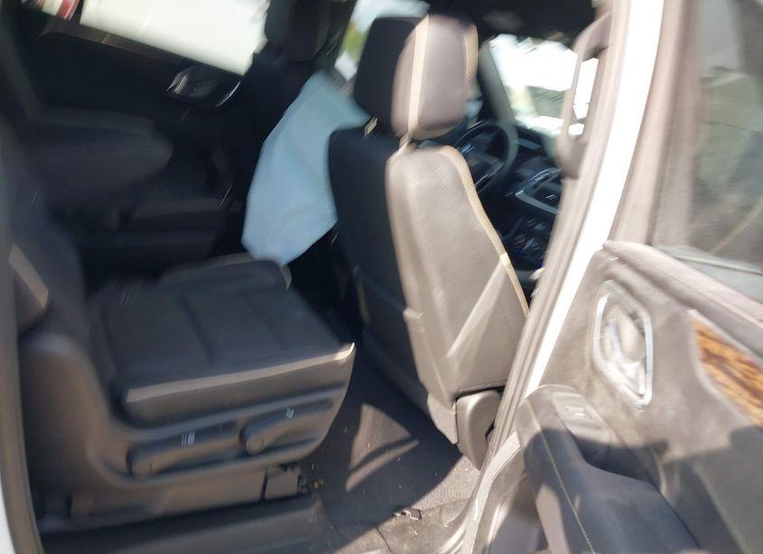 Photo 8 of 2023 Chevrolet Suburban 2WD PREMIER (VIN 1GNSCFKD7PR473510)