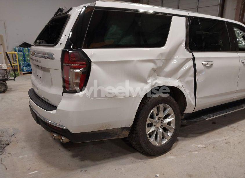 Photo 12 of 2023 Chevrolet Suburban 2WD PREMIER (VIN 1GNSCFKD8PR299995)