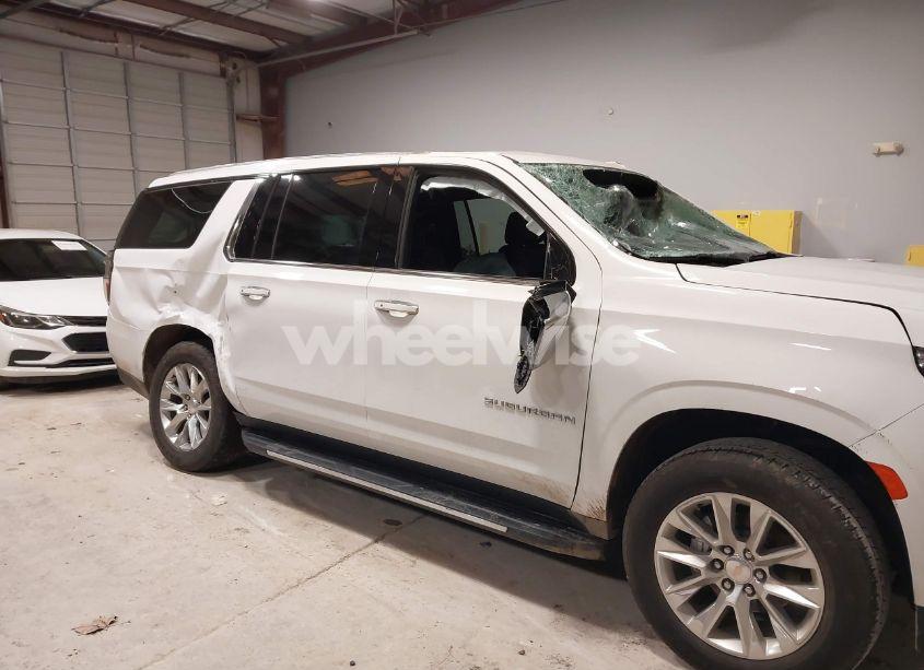 Photo 6 of 2023 Chevrolet Suburban 2WD PREMIER (VIN 1GNSCFKD8PR299995)