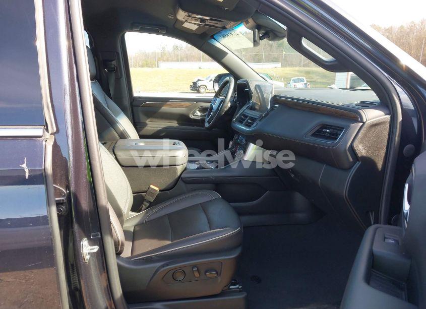 Photo 5 of 2023 Chevrolet Suburban 2WD PREMIER (VIN 1GNSCFKD8PR363016)