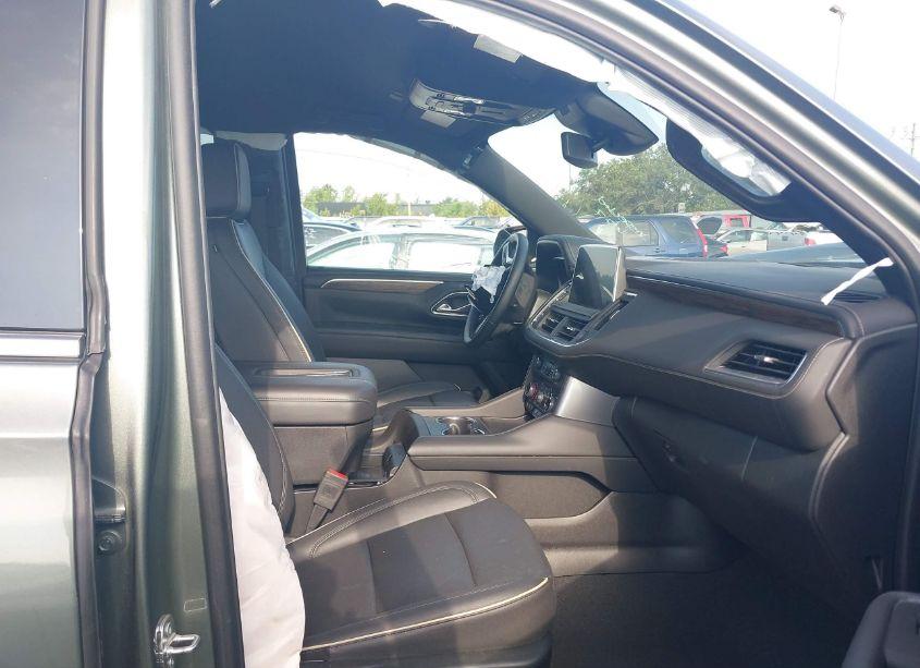 Photo 5 of 2023 Chevrolet Suburban 2WD PREMIER (VIN 1GNSCFKD8PR422534)