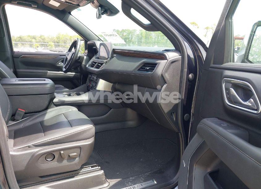 Photo 5 of 2023 Chevrolet Suburban 2WD PREMIER (VIN 1GNSCFKD8PR479381)