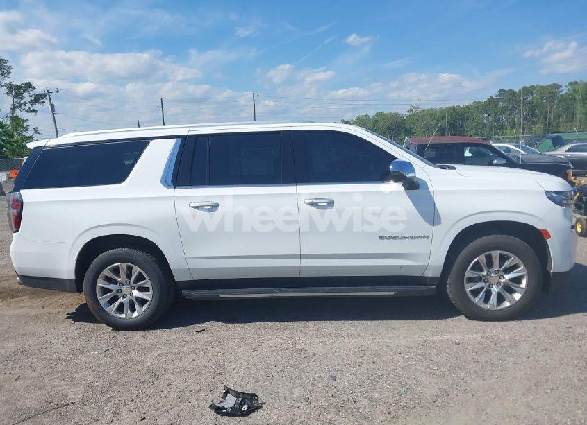Photo 13 of 2023 Chevrolet Suburban 2WD PREMIER (VIN 1GNSCFKDXPR371053)