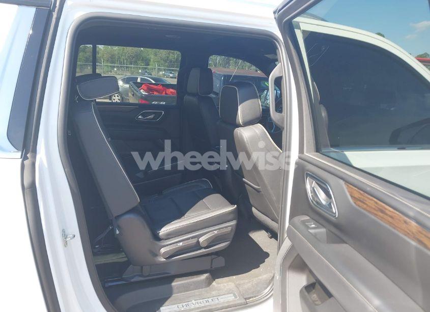 Photo 8 of 2023 Chevrolet Suburban 2WD PREMIER (VIN 1GNSCFKDXPR371053)