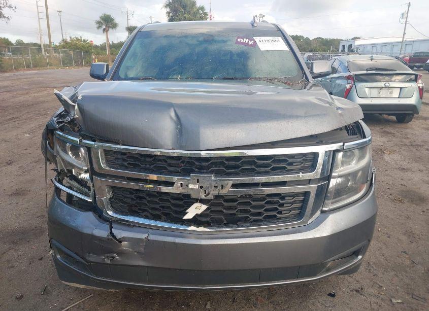 Photo 12 of 2019 Chevrolet Suburban LS (VIN 1GNSCGEC0KR220983)