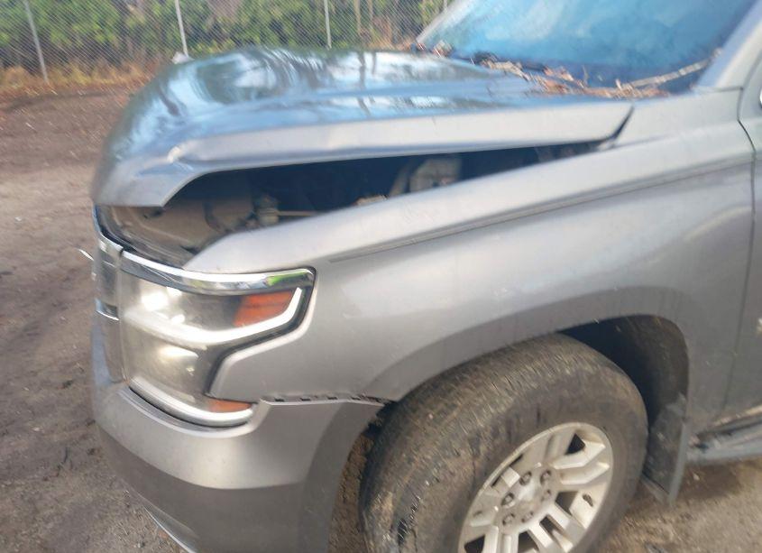 Photo 18 of 2019 Chevrolet Suburban LS (VIN 1GNSCGEC0KR220983)