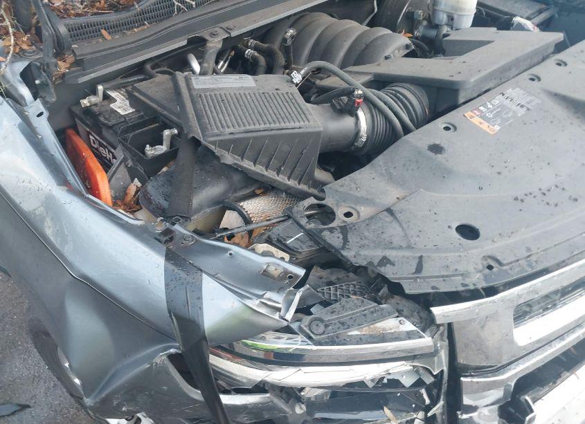 Photo 20 of 2019 Chevrolet Suburban LS (VIN 1GNSCGEC0KR220983)