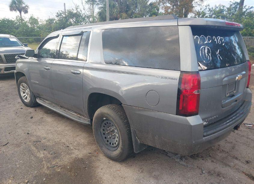 Photo 3 of 2019 Chevrolet Suburban LS (VIN 1GNSCGEC0KR220983)