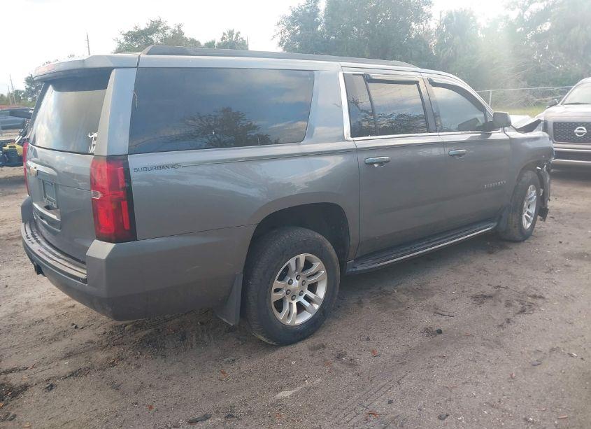 Photo 4 of 2019 Chevrolet Suburban LS (VIN 1GNSCGEC0KR220983)