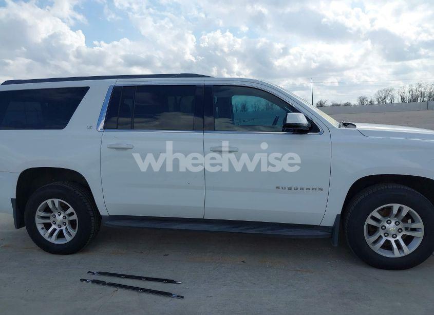 Photo 13 of 2016 Chevrolet Suburban LS (VIN 1GNSCGEC5GR168306)