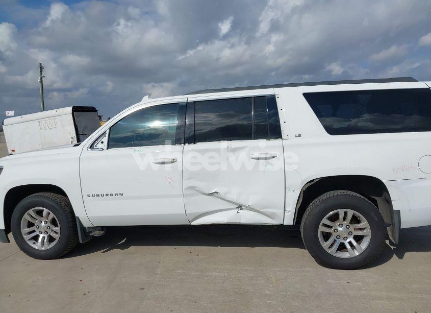 Photo 14 of 2016 Chevrolet Suburban LS (VIN 1GNSCGEC5GR168306)