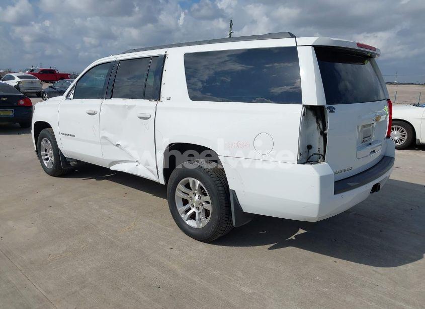 Photo 3 of 2016 Chevrolet Suburban LS (VIN 1GNSCGEC5GR168306)