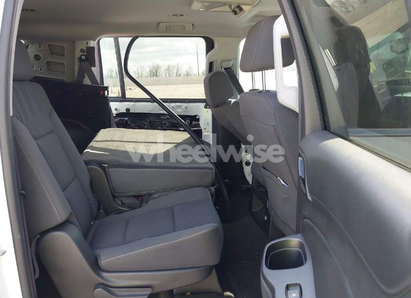 Photo 8 of 2016 Chevrolet Suburban LS (VIN 1GNSCGEC5GR168306)