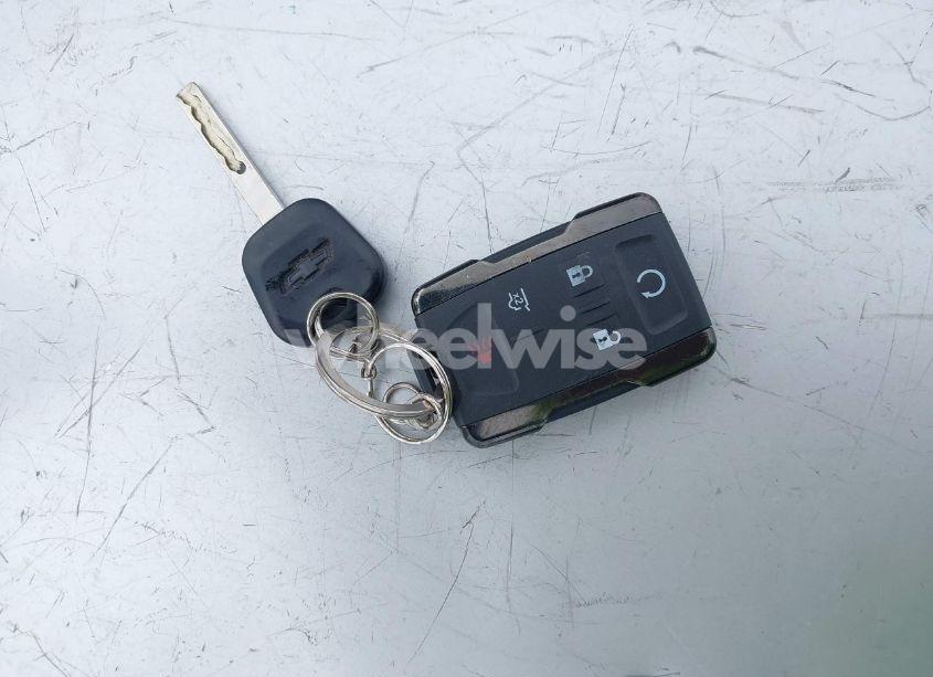 Photo 11 of 2018 Chevrolet Suburban LS (VIN 1GNSCGEC5JR136401)