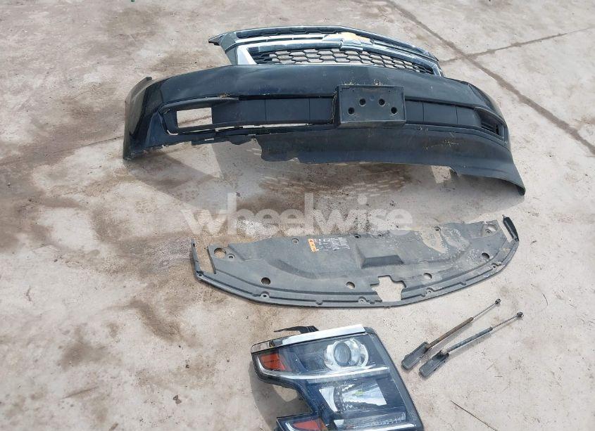 Photo 12 of 2018 Chevrolet Suburban LS (VIN 1GNSCGEC5JR136401)