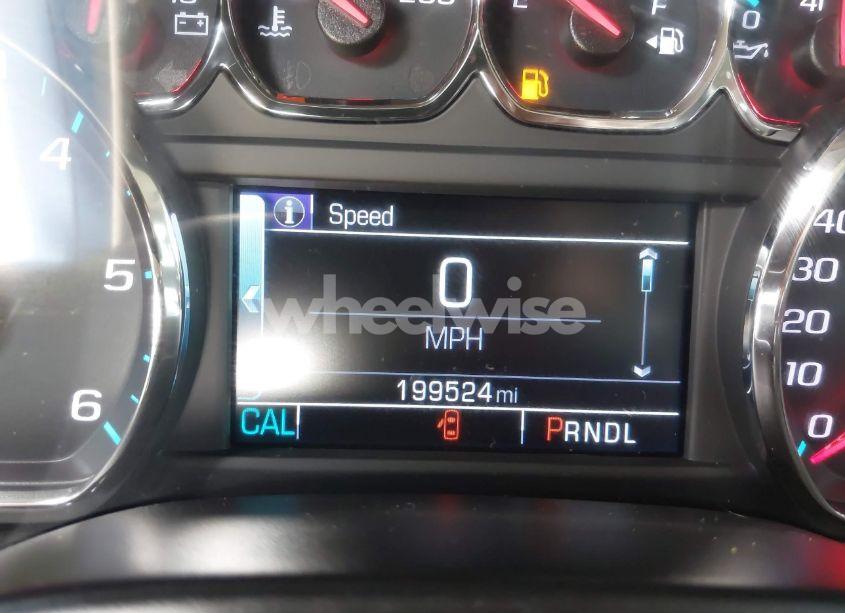 Photo 16 of 2018 Chevrolet Suburban LS (VIN 1GNSCGEC5JR136401)